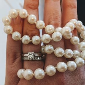 Gorgeous!! Saltwater Pearl Necklace/ Gold 💙